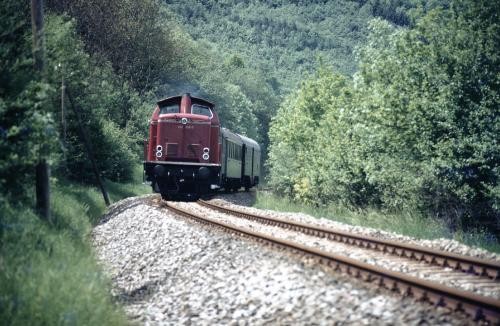 Anfahrende Kochertalbahn