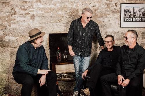 Stick in the mud. Foto: Amelie Krieg. Stick in the mud. Foto: Amelie Krieg.