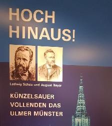 Foto der beiden Münsterbaumeister Scheu und Beyer in schwarz-weiss auf blauem Hintergrund